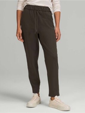 Lululemon Stretch High-Rise Pant 7/8
Length, Dark Olive, Size 6